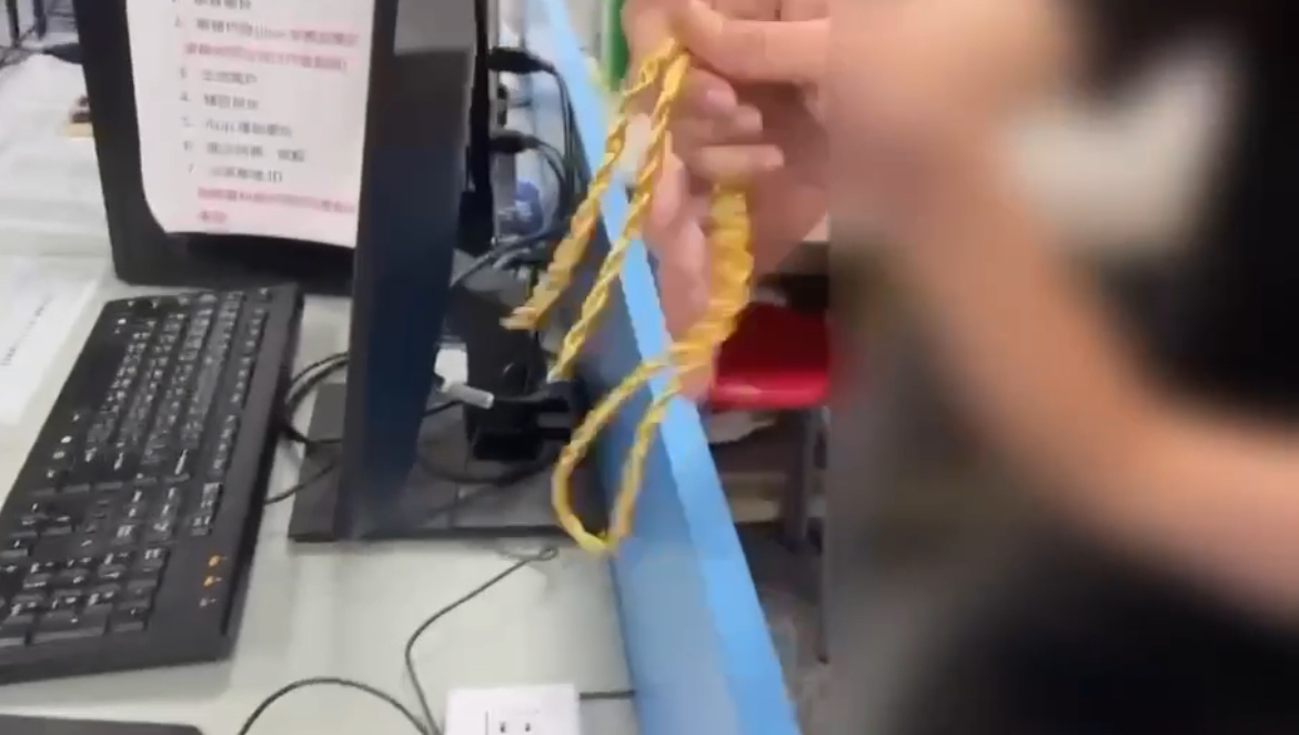 被害人的金項鏈。(記者徐煜勝翻攝)