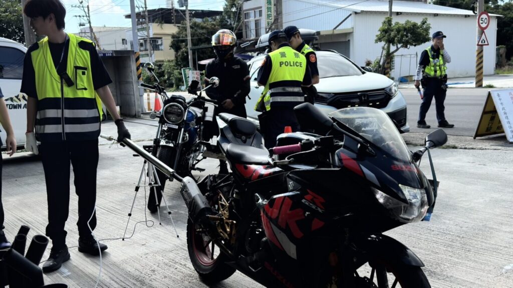 暑期車潮湧入麗寶！ 警啟動「環警監聯合稽查」 重拳打擊不法 - 