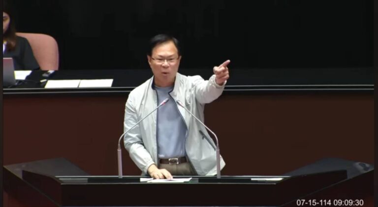 張啓楷痛批民進黨封鎖災情、政治掛帥,只顧「大罷免」,卻對災區民眾的苦難視而不見。(圖/張啓楷國會辦公室)