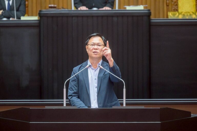 張啓楷主張,台美關稅談判影響重大深遠,衝擊民間企業生存,政府應對內容、進度與決策標準全面公開說明。(圖/張啓楷國會辦公室)