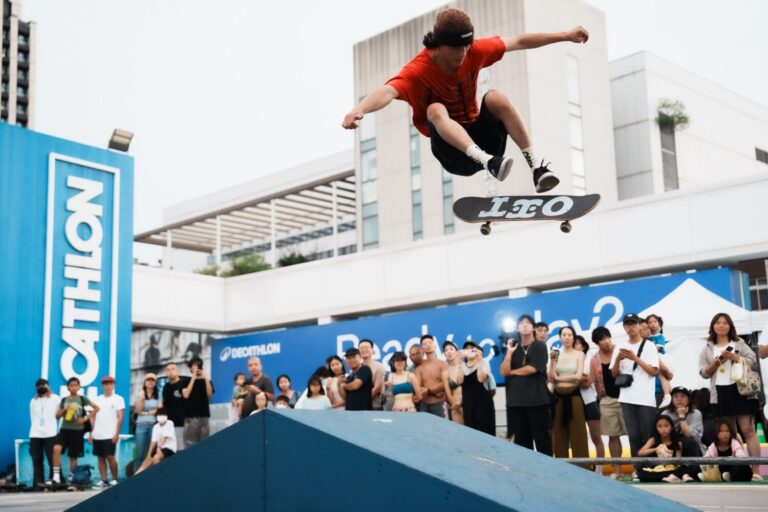 台中南屯店將有精采的滑板街式表演 x兒童DJ表演，邀大小朋友一起運動同樂! 度過最high暑假。（圖／迪卡儂 提供）