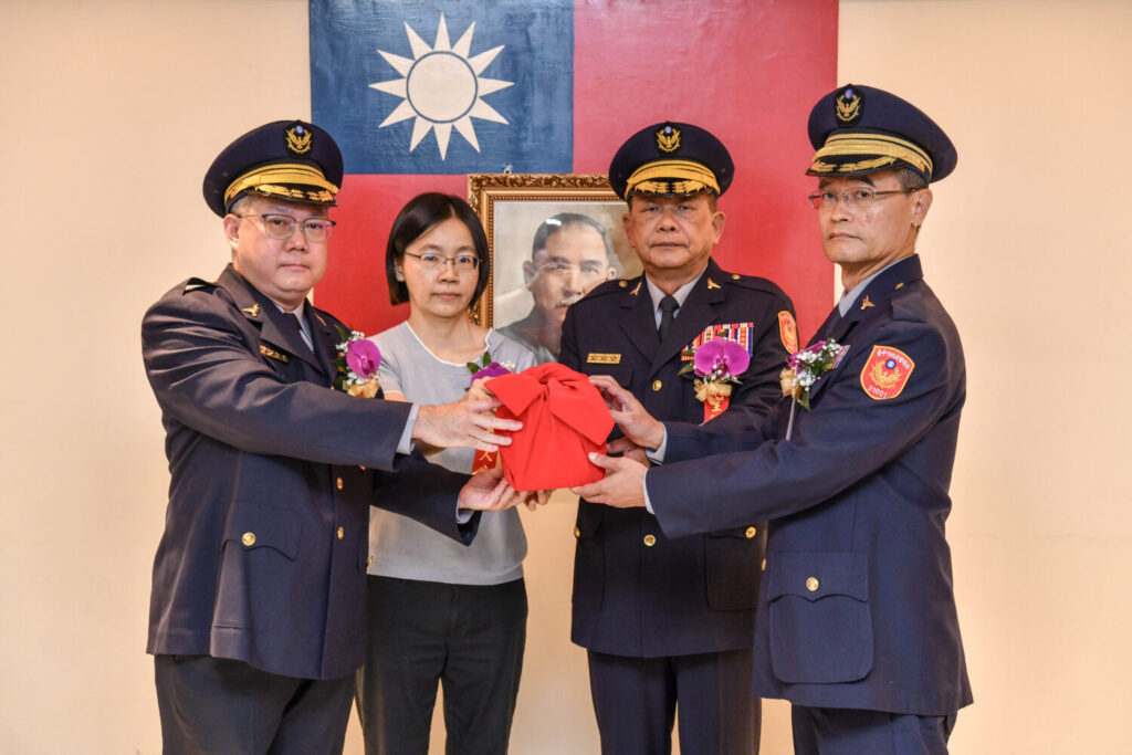 臺中捷警隊長交接！「洪坤寶接任新帥」 - https://www.watchmedia01.com