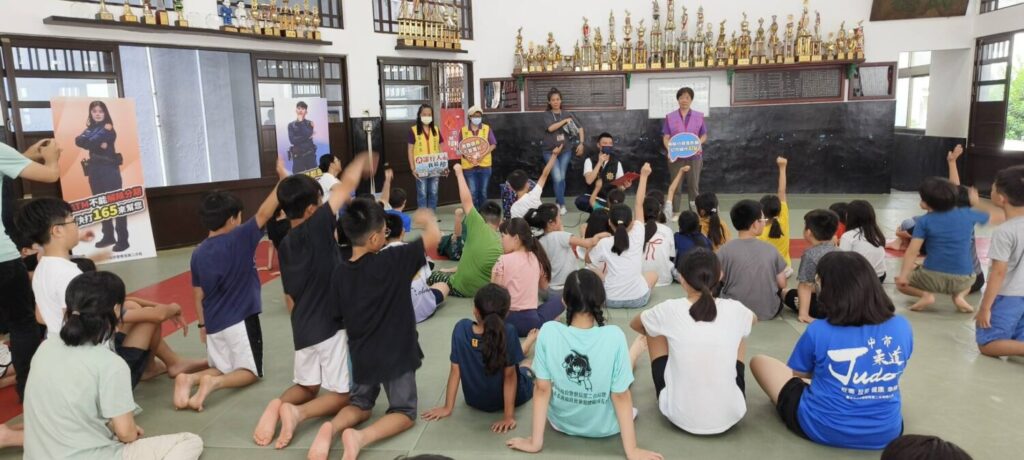 摔開詐騙與毒品！  「警民攜手柔道體驗營」培育青少年正向力 - https://www.watchmedia01.com