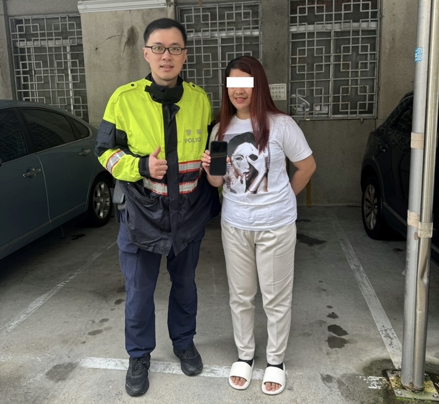 「暴雨中尋獲手機」！  大雅警鍥而不捨助菲籍女子失物尋回 - https://www.watchmedia01.com