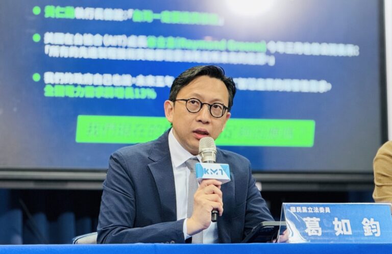 葛如鈞痛批，政府一再拖延核三延役，不僅罔顧AI產業與國防安全，更逆全球穩定低碳能源趨勢。(圖／葛如鈞國會辦公室)