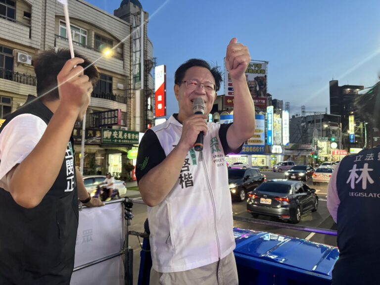 張啓楷提四大主軸-----「減空污、穩供電、護能源、能源自主」,籲民眾823投下同意票。(圖/張啓楷國會辦公室)