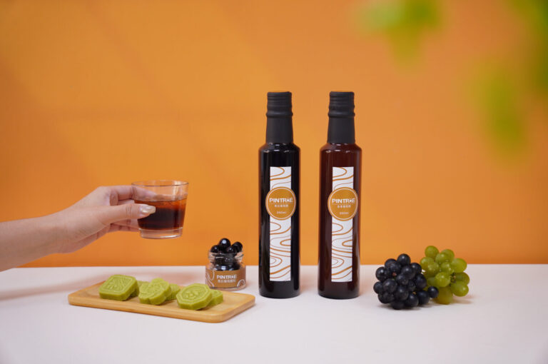 嚴選國宴黑后葡萄醋與果醋粒，品味中秋健康新選擇。(圖/品醋迷提供)