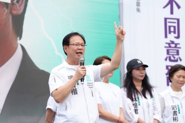 張啓楷嚴厲批評,民進黨政府不僅能源政策錯誤,更縱容台電以「數字化妝術」誤導民眾。(圖/張啓楷國會辦公室)