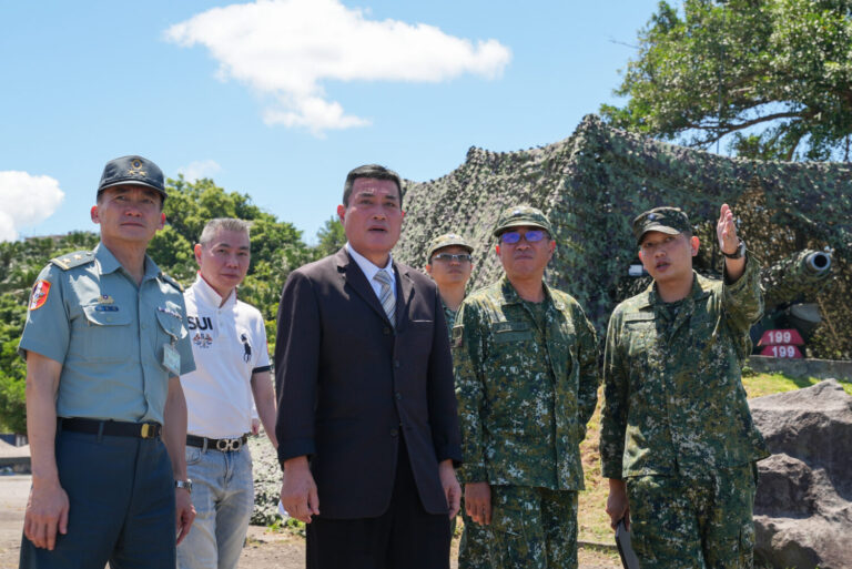 出身軍旅的國民黨平地原住民立委黃仁,自去年擔任新科立委以來,積極關注軍士官兵及榮民醫療權益。(圖/黃仁國會辦公室)