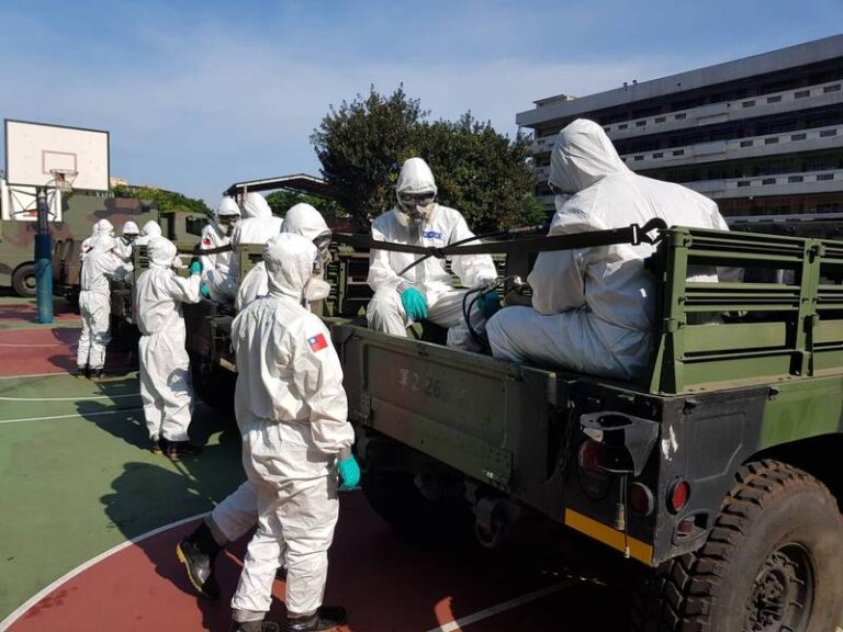 黃仁委員27日已緊急協調軍方於今(28)日水車派遣進入災區，並俟整個區域完成初步清理後再一次性的全面消毒。(圖／黃仁國會辦公室)