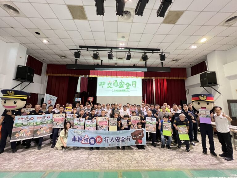 交通安全教育訓練。(記者李健興翻攝)