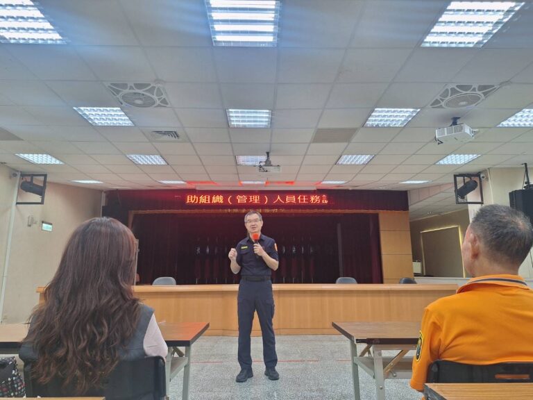 三重分局長黃國政親臨現場勉勵。(記者李健興翻攝)