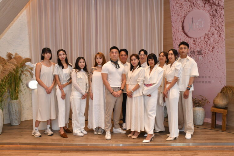 義朵熱蠟台灣區專業美容夥伴團隊分享使用經驗。(圖/義朵熱蠟提供)