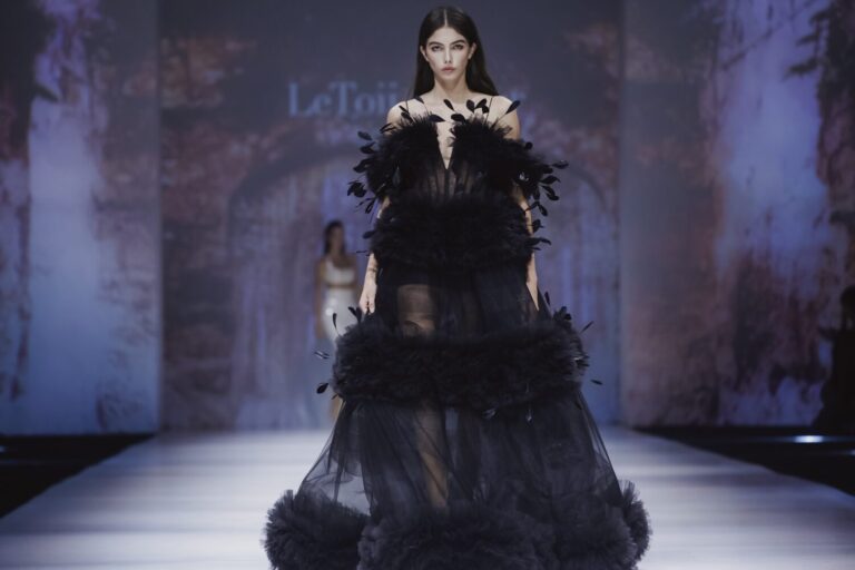 LETOII ATELIERELUSIVE隱愛高級訂製系列亮相上海時裝周。（圖／LETOII ATELIER提供）