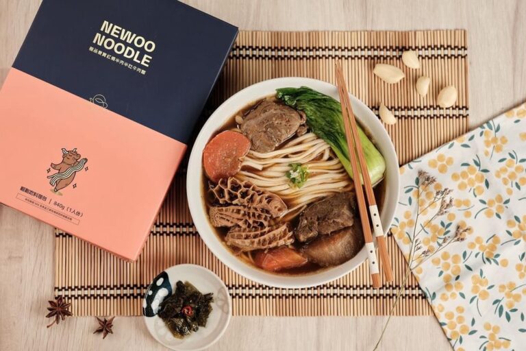 台北人衝了！「超狂迷你火鍋」南下高雄插旗 龍華市場飄麻辣香氣。(圖/業者 提供)