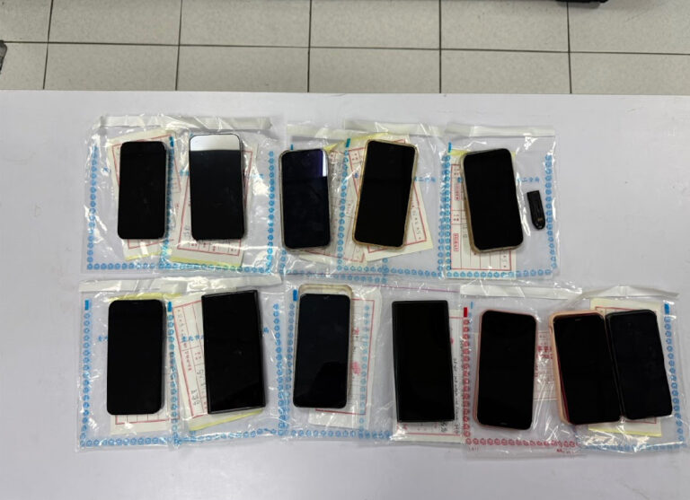 警方查扣相關證物。(記者徐煜勝翻攝)