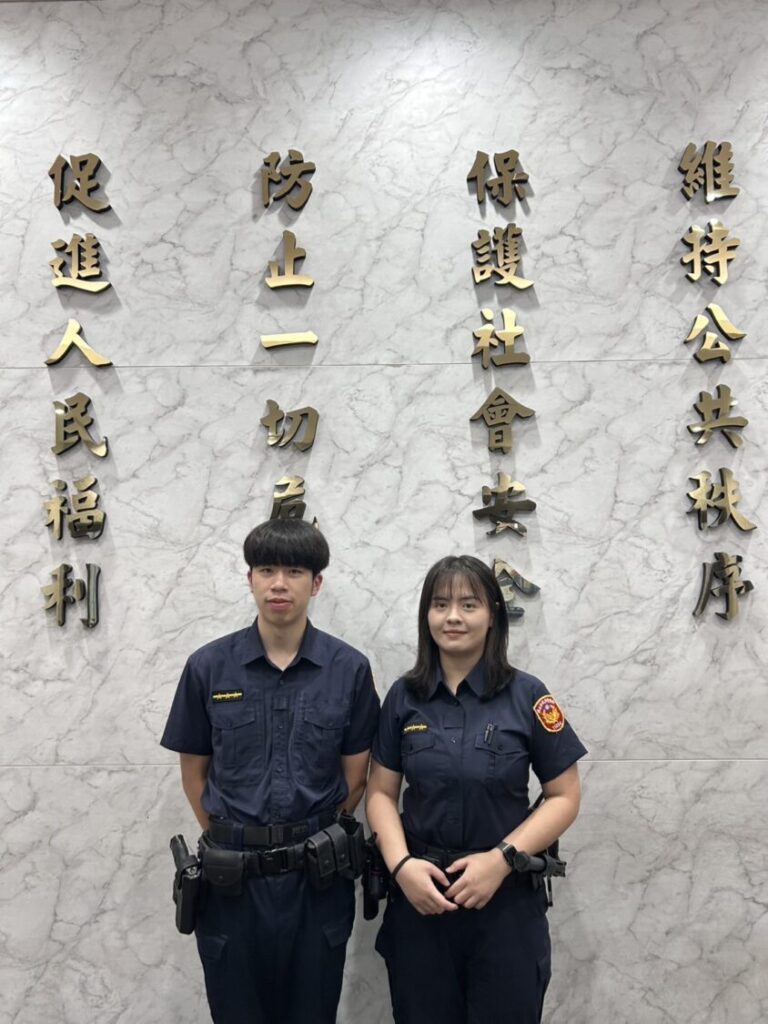 信義分局福德街派出所警員 蔣宇軒（左）、鍾沁恩（右）（記者徐煜勝翻攝）
