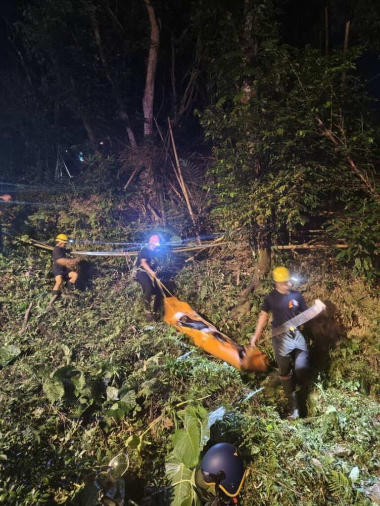 營救過程(圖/記者戴昱弘 翻攝）