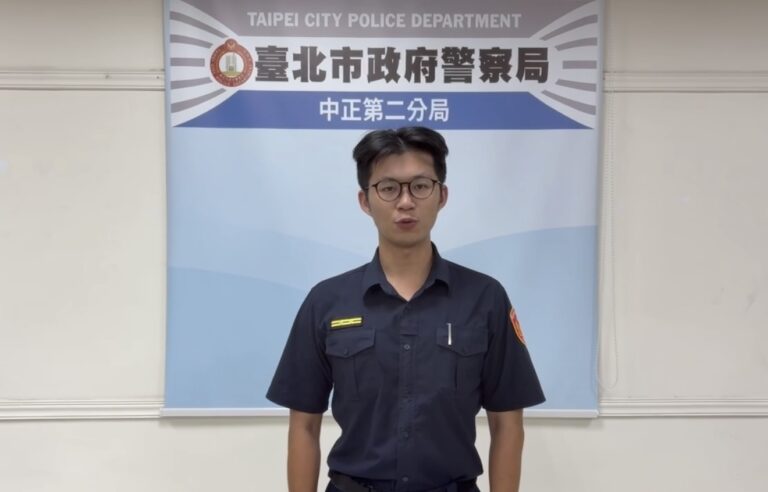 思源街派出所所長陳永晉說明畫面。(圖/記者 張泓笙翻攝)