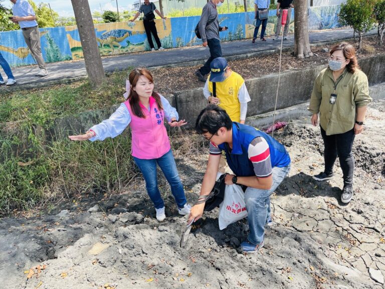 大寮農地淪為廢棄物傾倒場 議員痛批:高雄農地不是黑金提款機。〈圖/記者蔡宗武翻攝〉