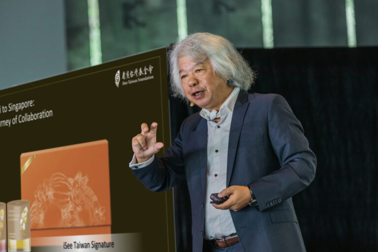 看見台灣基金會受邀於新加坡設計業總商會進行開幕主題演講，執行長陳文堂以「Taiwan’s Journey as an Economic Powerhouse Through Design」為題，號召亞洲企業共創知識服務產業新局。(基金會提供)