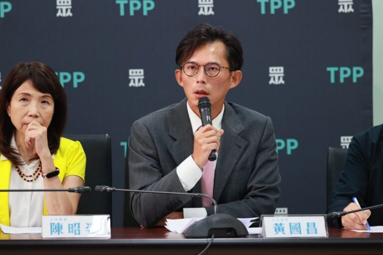 黃國昌表示，熟悉館長直播風格的人都知道其言語常直白激烈，主要是表達對民進黨執政不滿。(圖／民眾黨團)