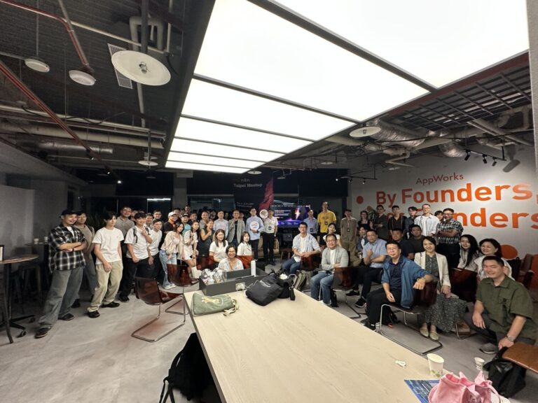 n8n原廠在台首場官方技術交流聚會9月26日晚間在AppWorks空間登場，在場與線上共計逾70位開發者、創業者與技術愛好者參加，場面熱絡。(圖／記者翻攝)