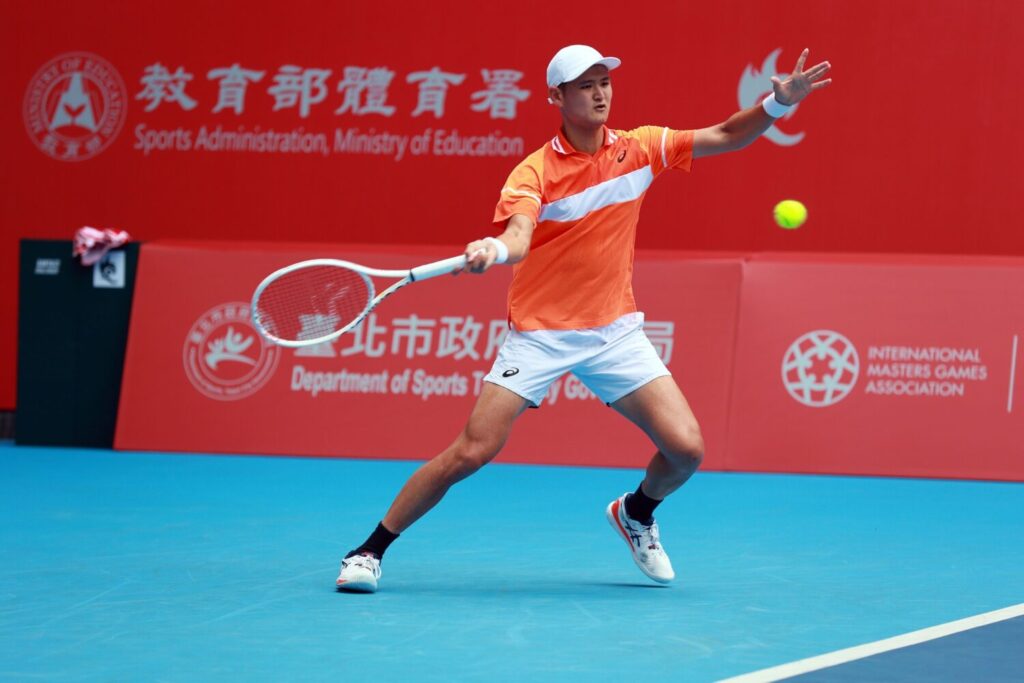 《臺灣華國三太子盃》許育修、何承叡領軍迎戰強敵 吳東霖、莊吉生獲頒單打會內賽外卡 | 索引新聞 INDEX News 吳東霖感謝主辦單位提供單打會內賽外卡。(圖/主辦單位提供)