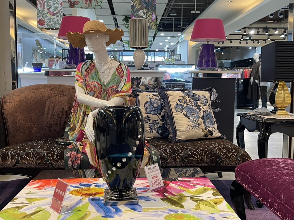 禮客內湖店引進來自德國JAB織品集團頂級家飾織品搭配空間設計團隊服務，提供消費者居家生活量身訂製服務。（圖/業者提供）