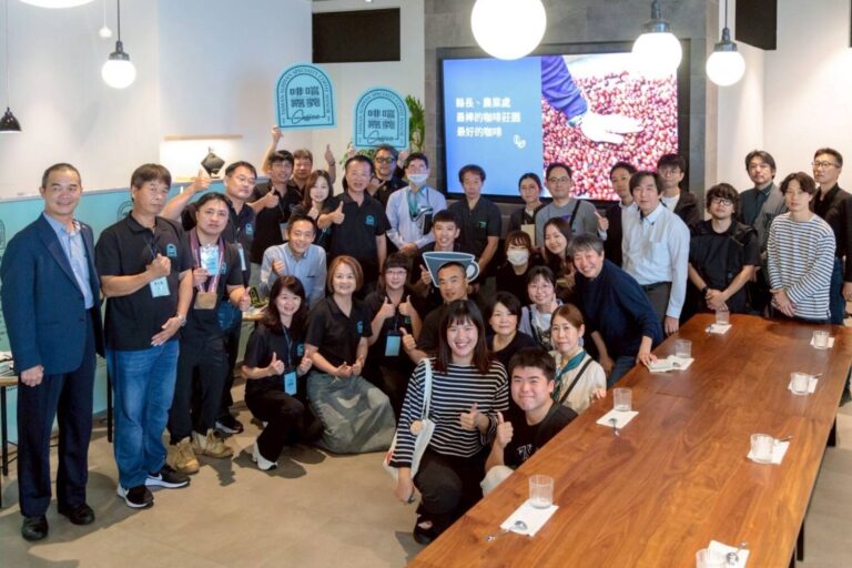 嘉義縣啡嚐嘉義專業杯測暨媒合會大合影。（圖/主辦單位提供）