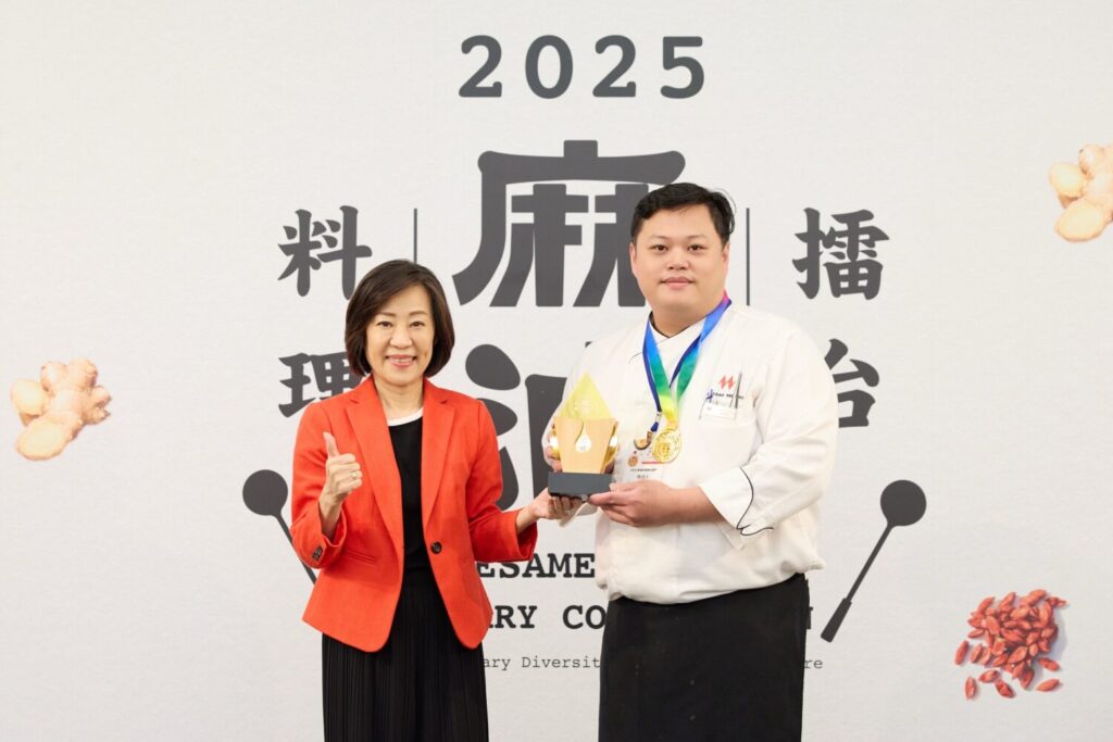 「2025麻油料理擂台競賽」決賽經過激烈競爭，由「台北凱達大飯店-家宴中餐廳」的〈老火甘蔗頭麻油雞〉勇奪傳統組金獎。（圖/主辦單位提供）