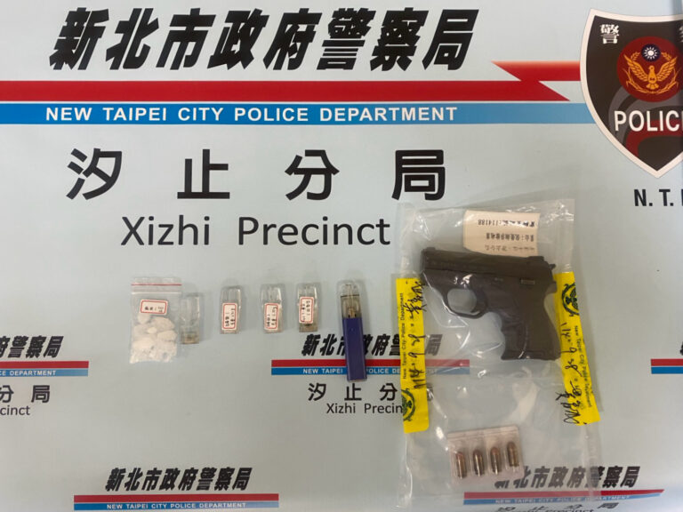 當場查獲槍毒(圖/記者戴昱弘）