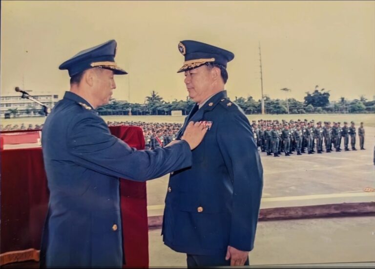 崔萬靈中將軍旅生涯中以堅毅果敢著稱，歷任重要職務，對國家安全與軍隊發展貢獻卓著。（記者 趙靜姸翻攝）