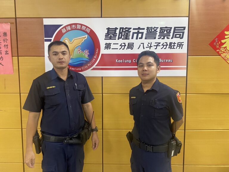 八斗子分駐所警員黃柏鈞(左)、警員莊榮臻(右)。(圖/記者薛秀蓮 翻攝)