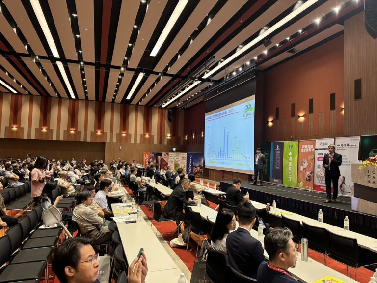 社團法人臺灣嘉義大學獸醫校友會與國立嘉義大學獸醫學院今(18)日在大臺南會展中心舉辦「第九屆嘉義大學台灣重要豬病論壇」。