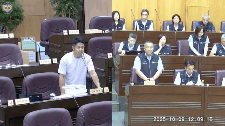 桃園市議員黃崇真（左）、桃園市民政局長劉思遠（右）。（圖／桃園市議會議事直播）