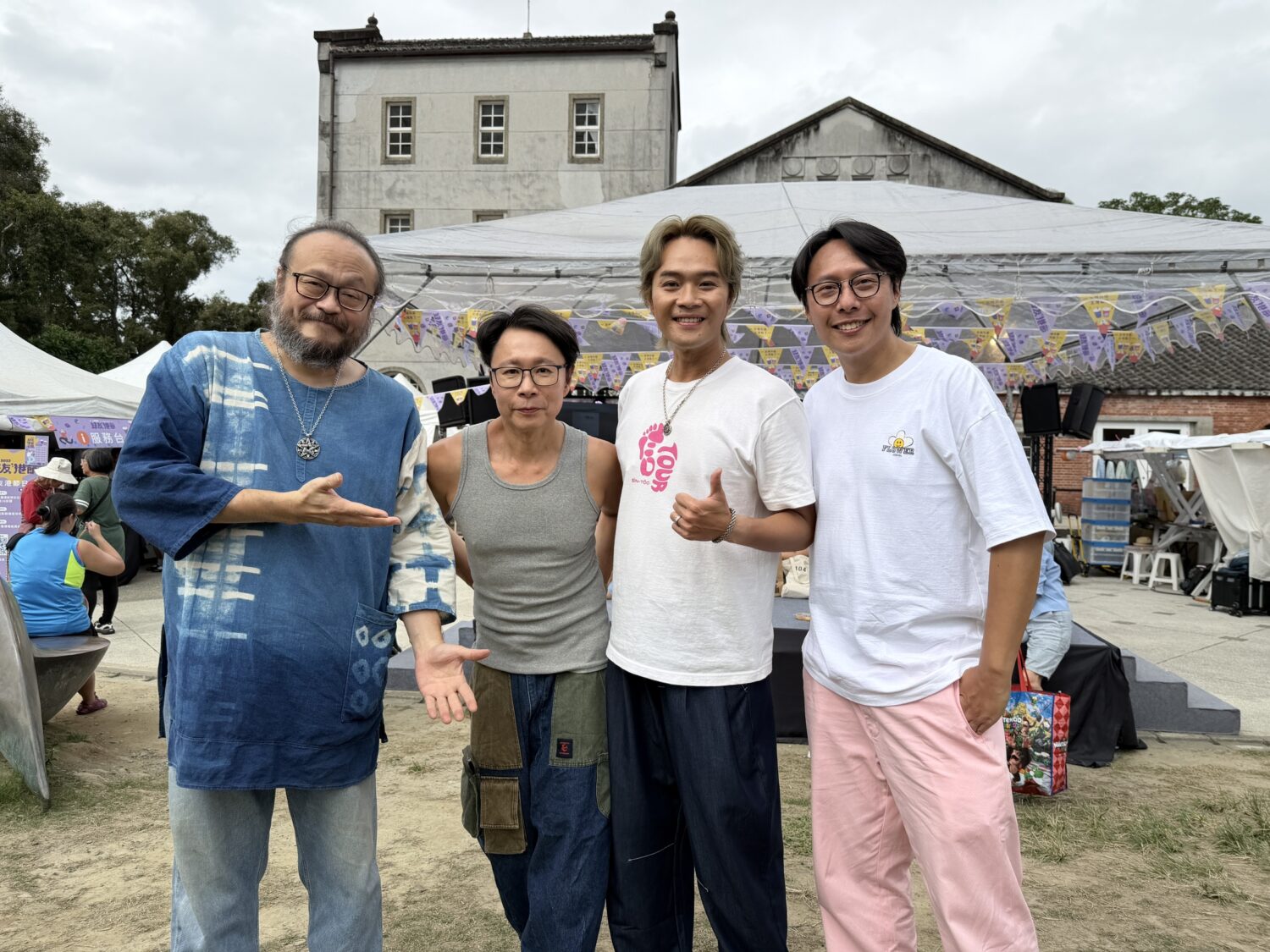 左起-金曲歌王謝宇威、劉志遠、柯大堡、張啟樂攜手獻唱「好友港節」。(圖/好友港節 提供)