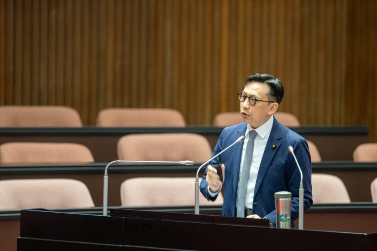 1. 葛如鈞要求盤點台灣比特幣持有量,卓榮泰允諾年底前出報告。(圖/葛如鈞國會辦公室)