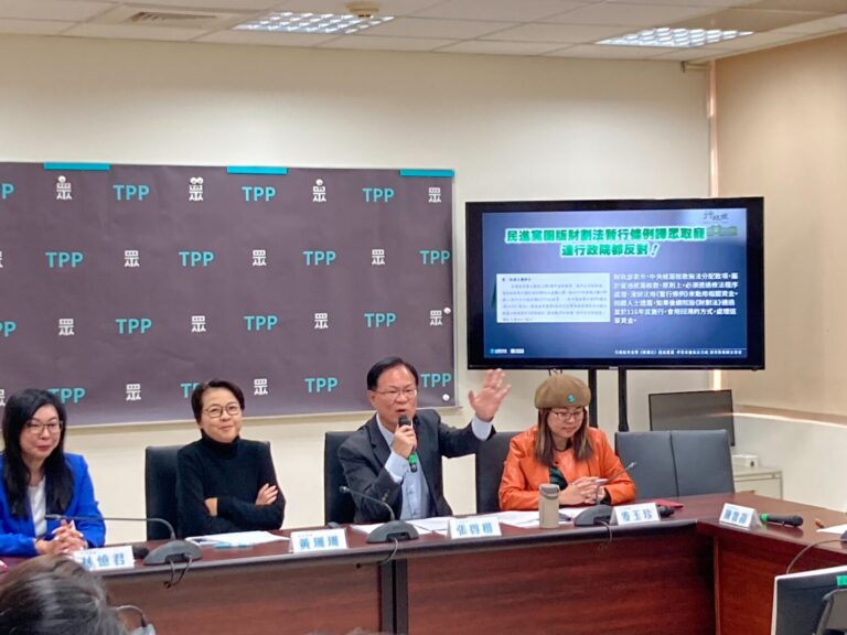 民眾黨立院黨團副總召張啓楷表示，民眾黨支持合理提升國防預算，但1.25兆軍購預算不僅目前沒有細目，更打臉卓榮泰10月說「沒看過相關預算」的說法，賴清德總統有責任說明清楚。(圖／民眾黨團)