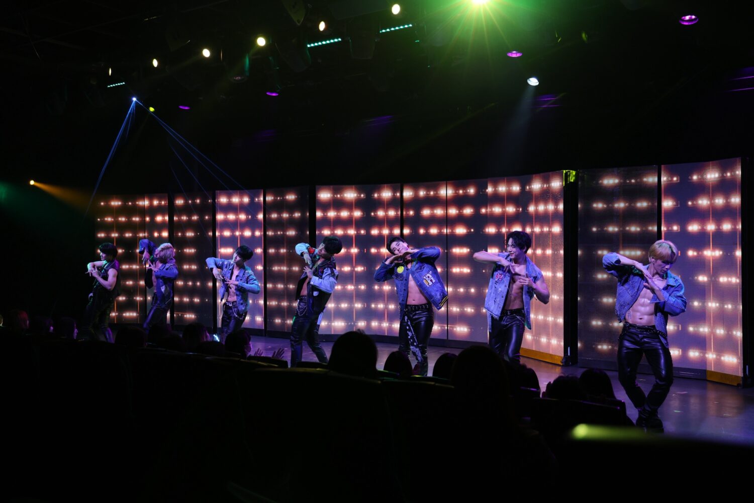 《THE MAN ALIVE CHOICE SHOW MUSICAL》是一場結合音樂、舞蹈與自信能量的藝術演出。(圖/RED3 提供)