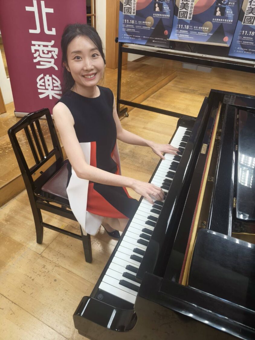 鋼琴家陳介涵受教於美國茱莉亞音樂院與俄羅斯柴科夫斯基音樂院,她曾獲義大利蒙諾波利國際鋼琴大賽冠軍,被樂評讚譽為「讓鋼琴說話的女孩」。(圖/主辦 提供)