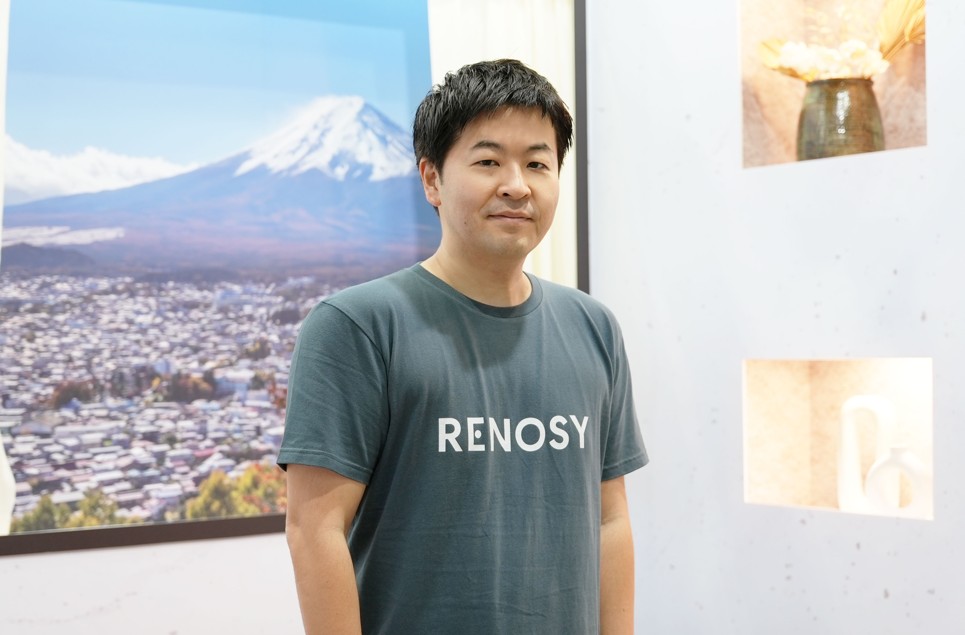 專家渡邊信洋表示，RENOSY利諾喜，以AI技術為核心，嚴選空置風險低、收益穩定的物件，並且每月由專門的團隊採購。(圖/業者 提供)