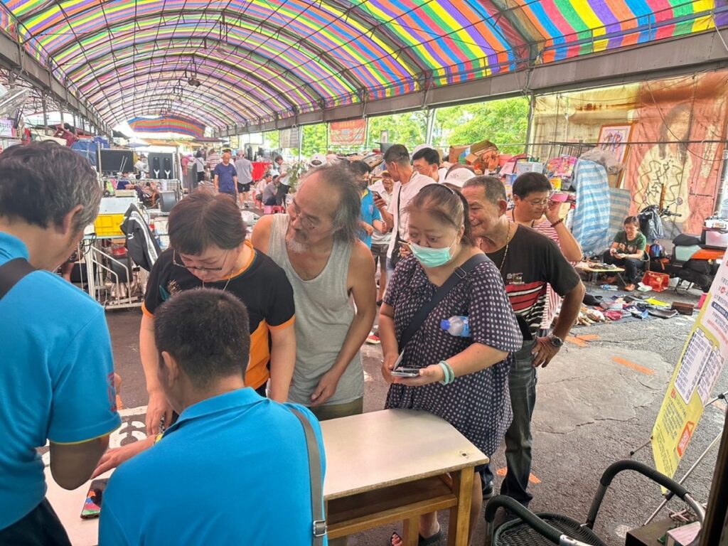 11月8日起接連推出「好市有禮」系列優惠活動,將送出五千份好市券、限量悠遊卡及家電等生活好禮抽獎。(圖/臺中市政府經濟發展局 提供)