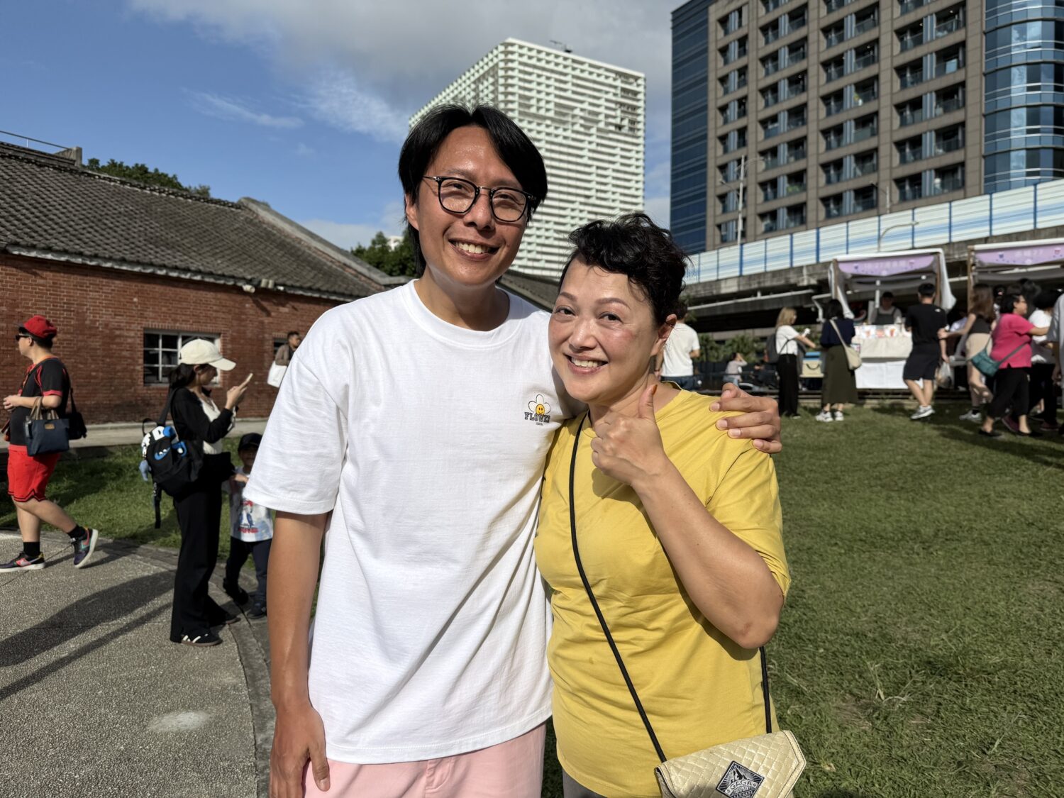 「港仔台爸」張啟樂的媽媽特地來台支持「好友港節」。(圖/好友港節 提供)