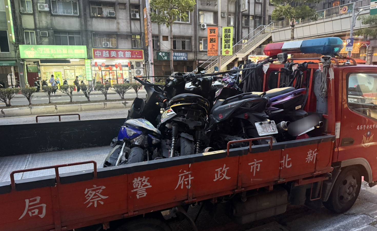 「飆仔飆、飆、飆」 新北警扣車又移送 - https://www.watchmedia01.com
