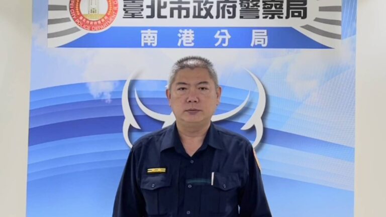 南港派出所所長馬秋揚說明。(圖/記者薛秀蓮 翻攝)