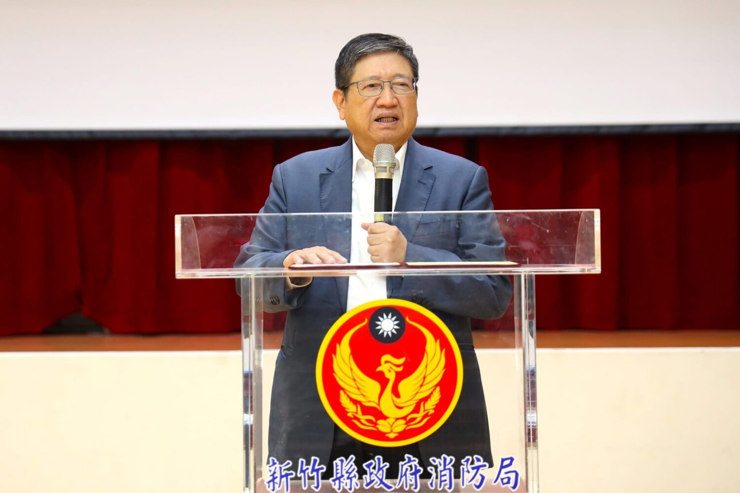 新竹縣長楊文科出席替代役備役役男防災救護召訓,勉勵役男精進急救與防災技能,成為守護家園的重要力量。(圖/記者張家燁翻攝)