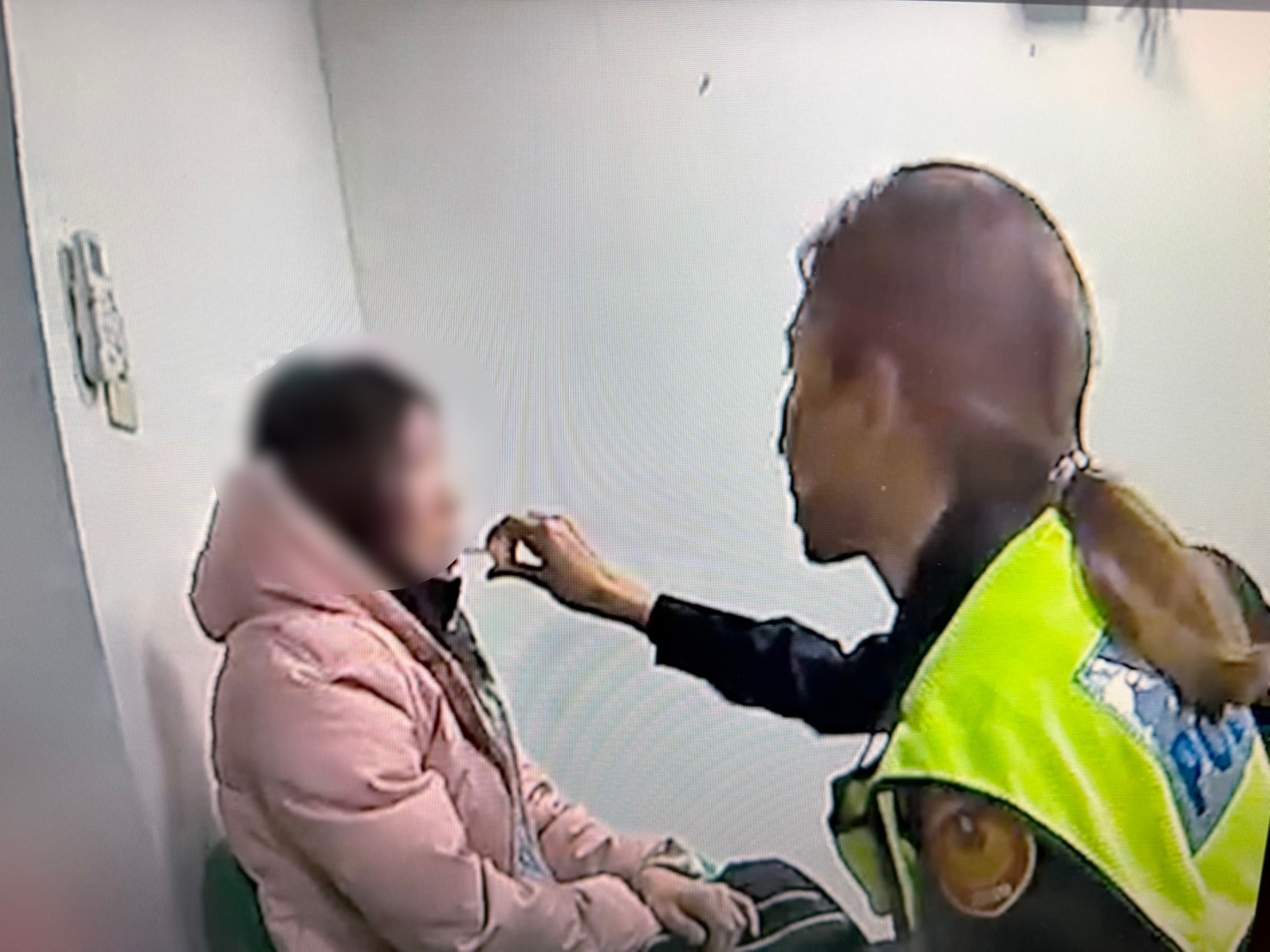 中和警攔查毒駕女通緝犯　唾液快篩陽性當場逮捕 - https://www.watchmedia01.com