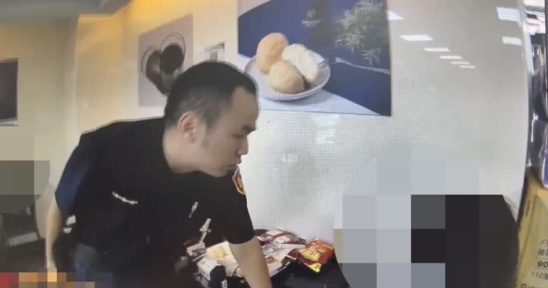 警方逮捕犯嫌。（記者徐煜勝翻攝）