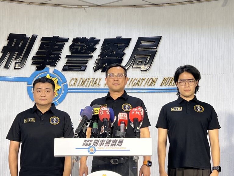 偵查第二大隊大隊長李泱輯說明。（記者徐煜勝翻攝）